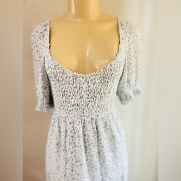 Abercrombie and Fitch Dress Womens XS Blue White Floral Smocked Boho Prairie - Picture 6 of 16